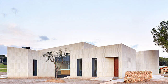 STONE CLUBHOUSE - Guillermo Reynes - Spain